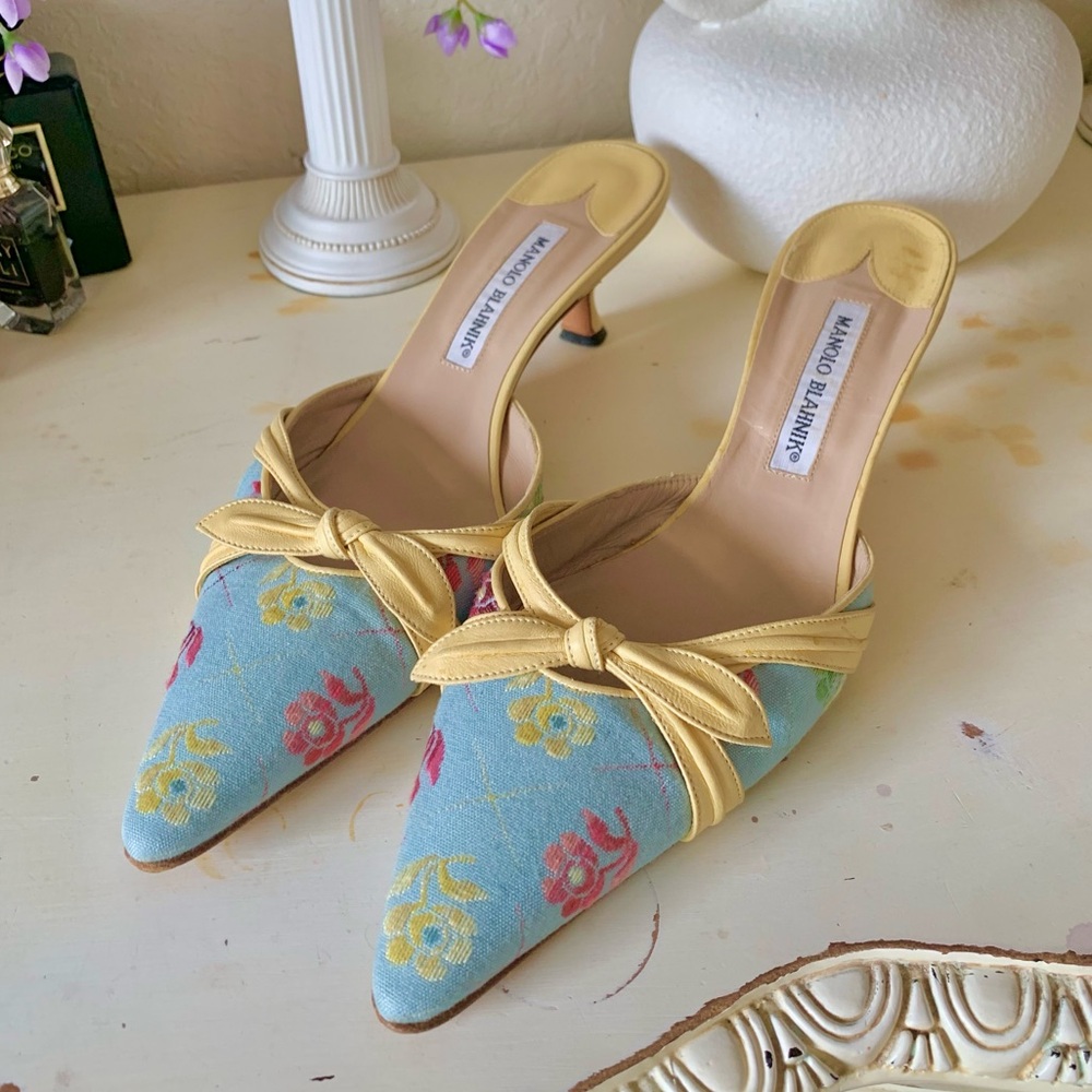 VTG Manolo Blahnik Leather Bow Floral“Marie Antoinette” Style Pointed Toe Mules